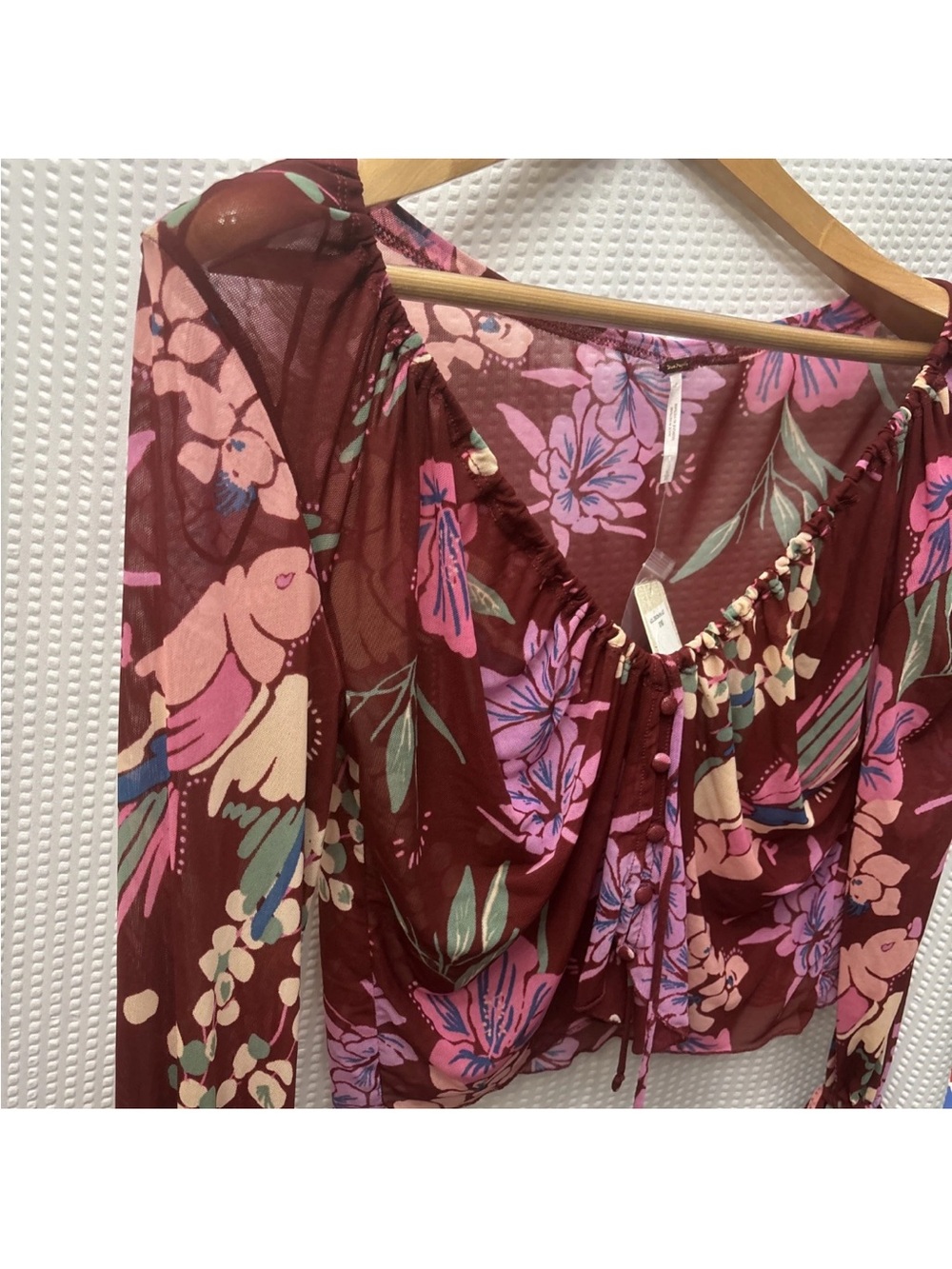 NWT Women’s Free People Of Paradise floral bell sleeve crop top burgundy Sz Smal - Picture 4 of 6